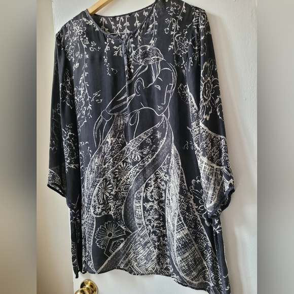 Size S/M - silk-like long-sleeved black top with Japanese motif - Picture 3 of 4